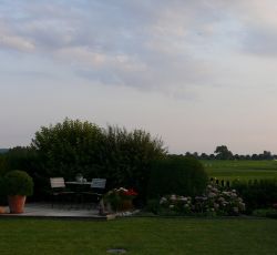 Schöne Aussichten im Garten von Gisela und Heinz Brücher